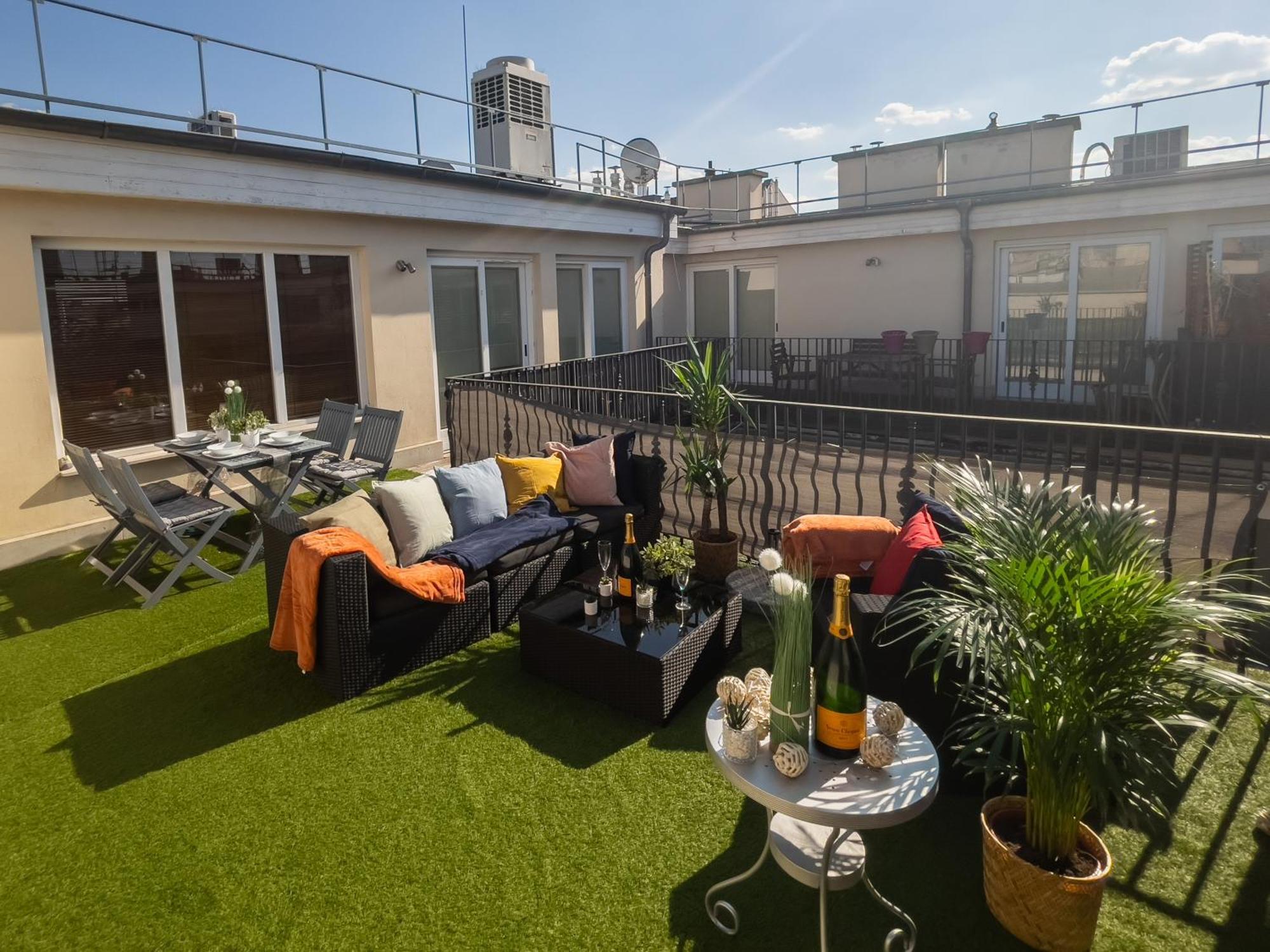 Luxurious Penthouse In The Heart Of Budapest Exterior foto